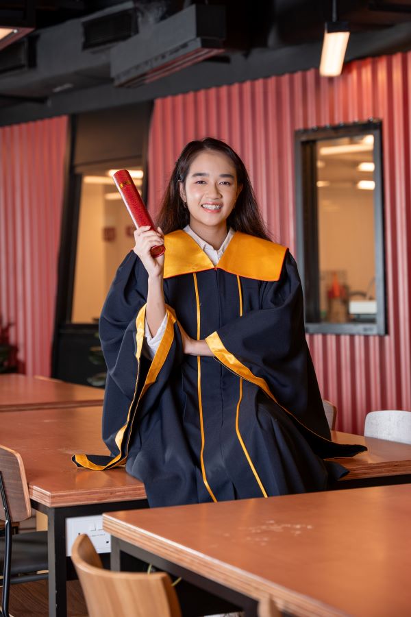 Charissa Graduand gown scroll 1