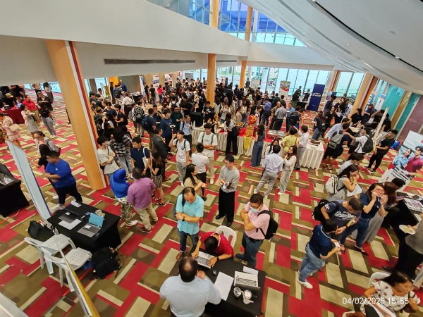 DFM The Next Big Step Crowd attendance