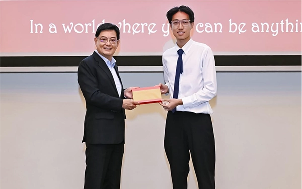 Biomedical Science alumnus awarded the Harvard Prize Book 2026