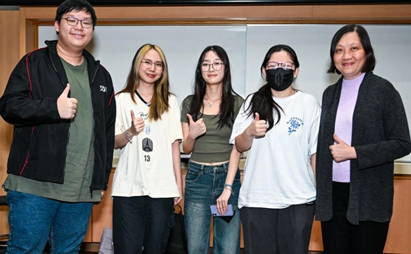 DFST students at SIFST Quiz Bowl 2025