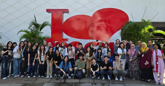 SP Optometry students on overseas study trip