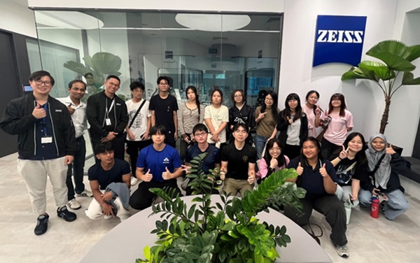 Nurturing Career Readiness and Sustainability Awareness Zeiss