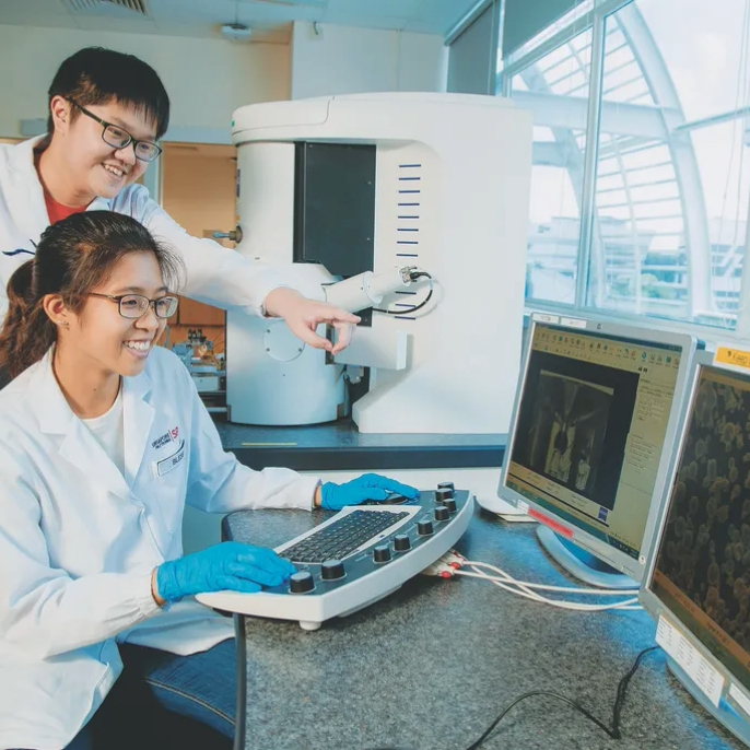 CLS-DAPC Students Using Lab Equipment-v01