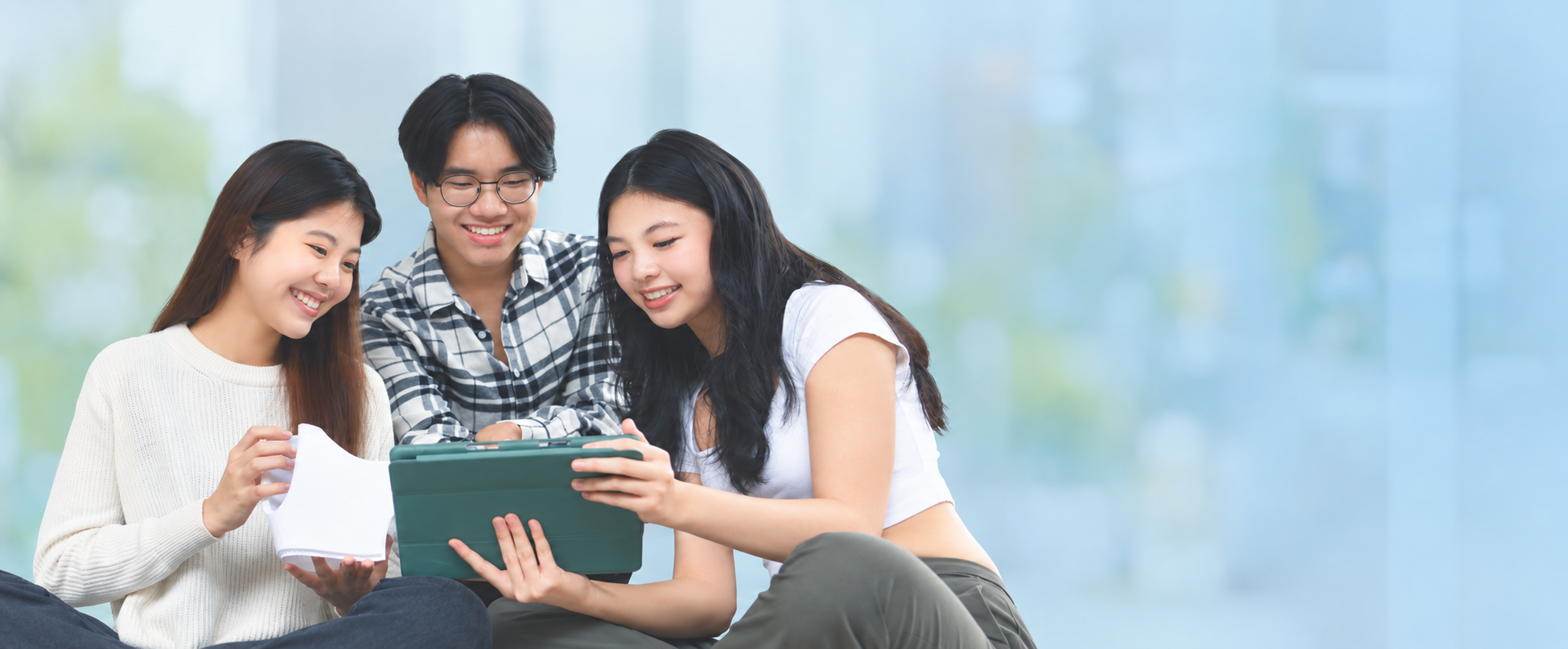 Students attending career fair at singapore polytechnic