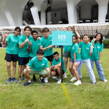 eee students on field